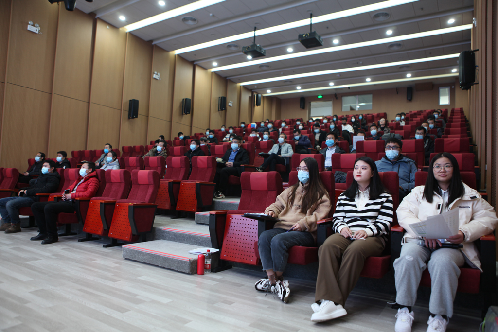 龙八头号微电召开2021年大学生述职会